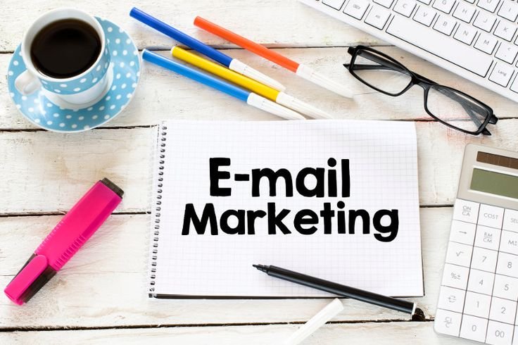 digital marketer email marketing concept