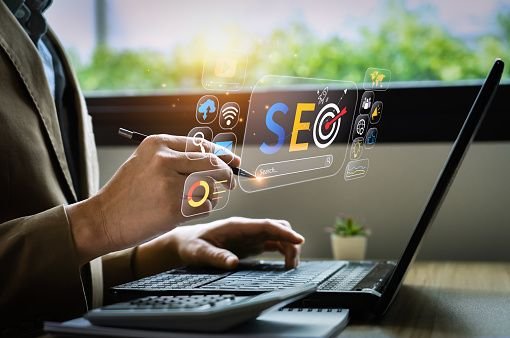 digital marketer working on seo strategy